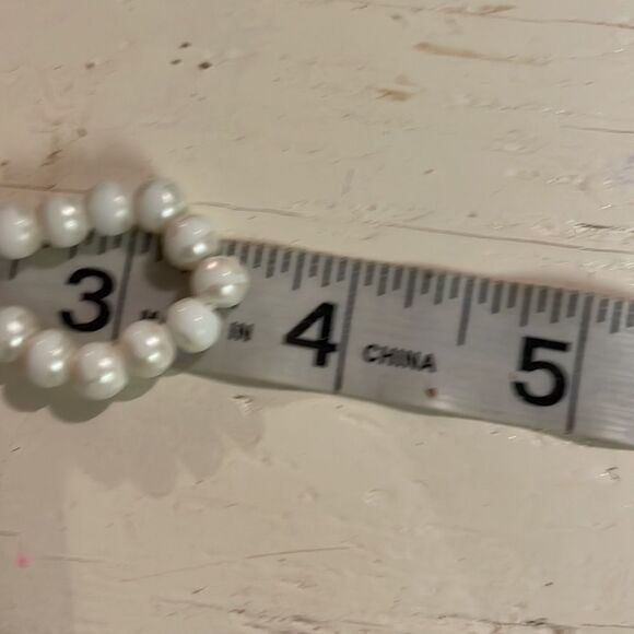 3.5” white agate colored beaded stackable stretch bracelet - Picture 7 of 8